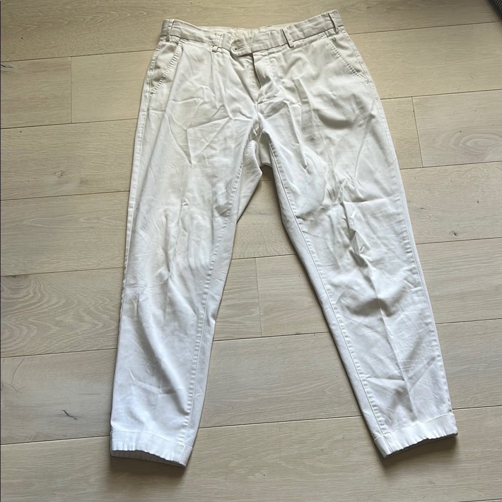 Suitsupply White Chinos Relaxed Fit